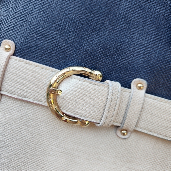 Gorgeous shoulder bag! GIVING Hamptons Vibes! Looks new! - Picture 6 of 6